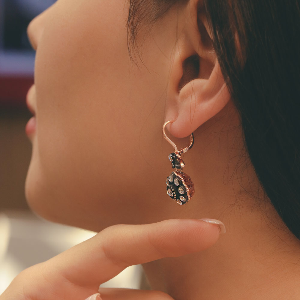 Özel Tasarım Küpe 14 Ayar Altın Çiçek Form Taşlı Küpe