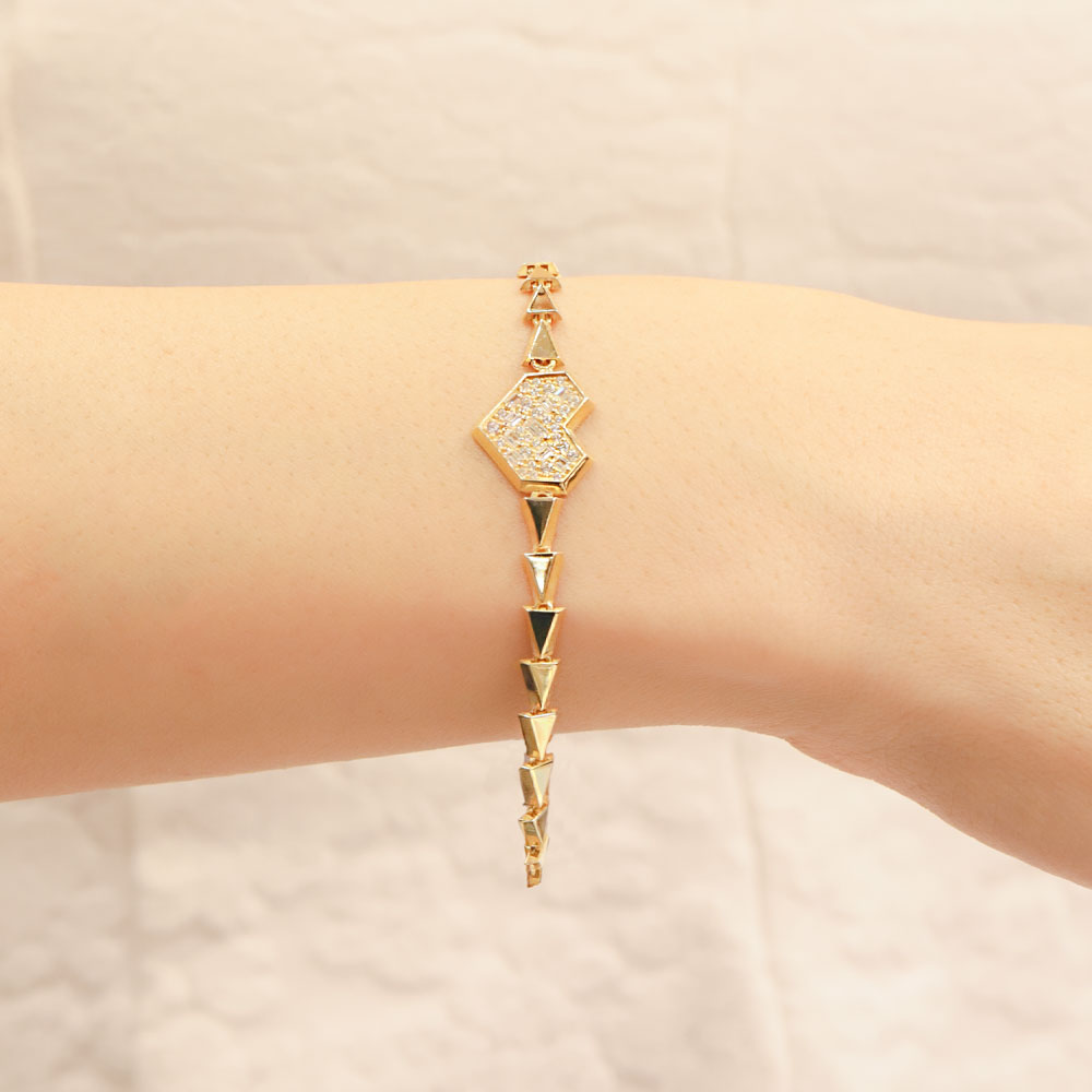 Trend Bileklik 14 Ayar Altın Kalp Detaylı Geometrik Bileklik